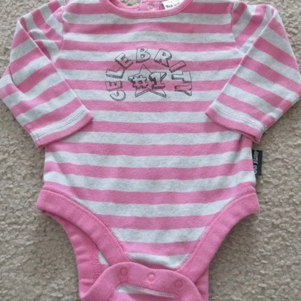 Old Navy 1 Pc Bodysuit Infant Girls 3-6M Pink Gray Stripe Long Sleeve Celebrity‎